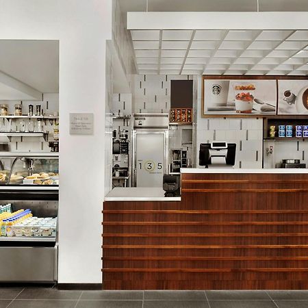Courtyard By Marriott New York Manhattan/Chelsea Bagian luar foto