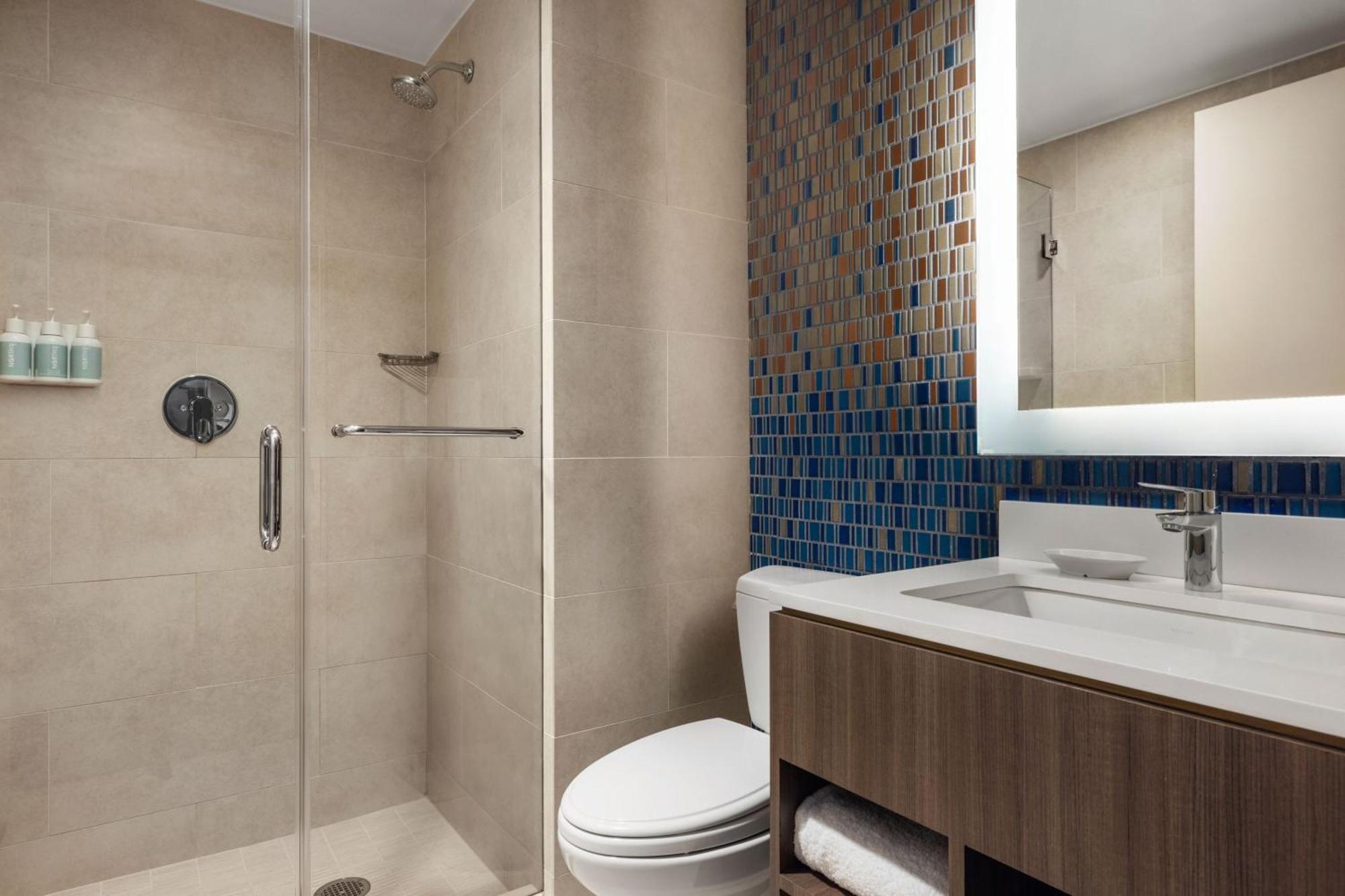 Courtyard By Marriott New York Manhattan/Chelsea Bagian luar foto