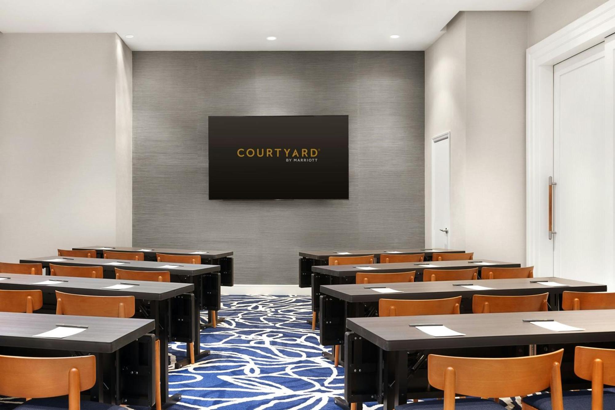 Courtyard By Marriott New York Manhattan/Chelsea Bagian luar foto