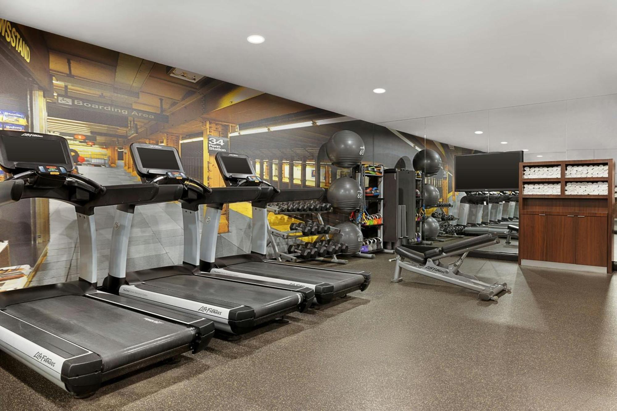 Courtyard By Marriott New York Manhattan/Chelsea Bagian luar foto