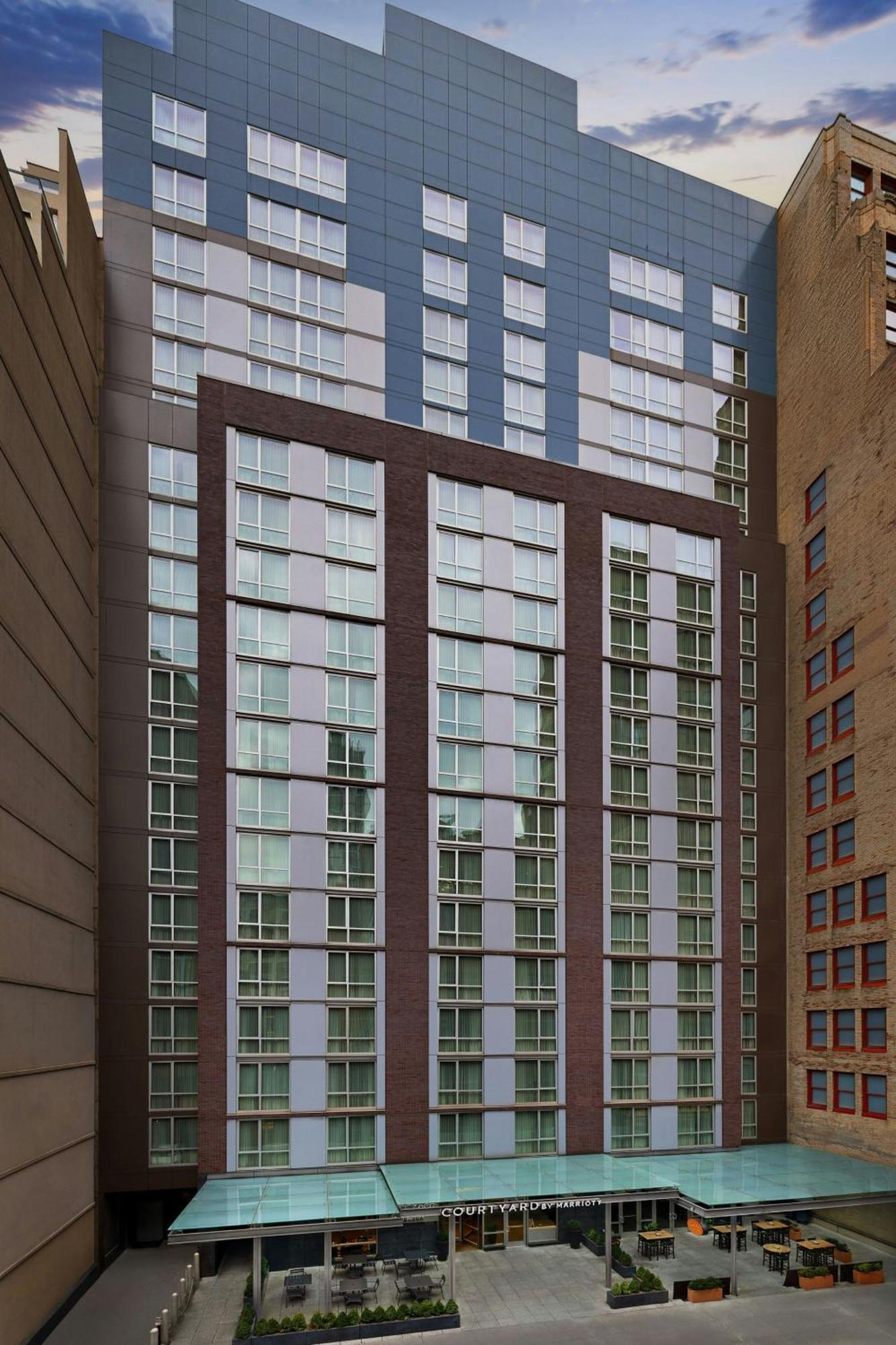 Courtyard By Marriott New York Manhattan/Chelsea Bagian luar foto