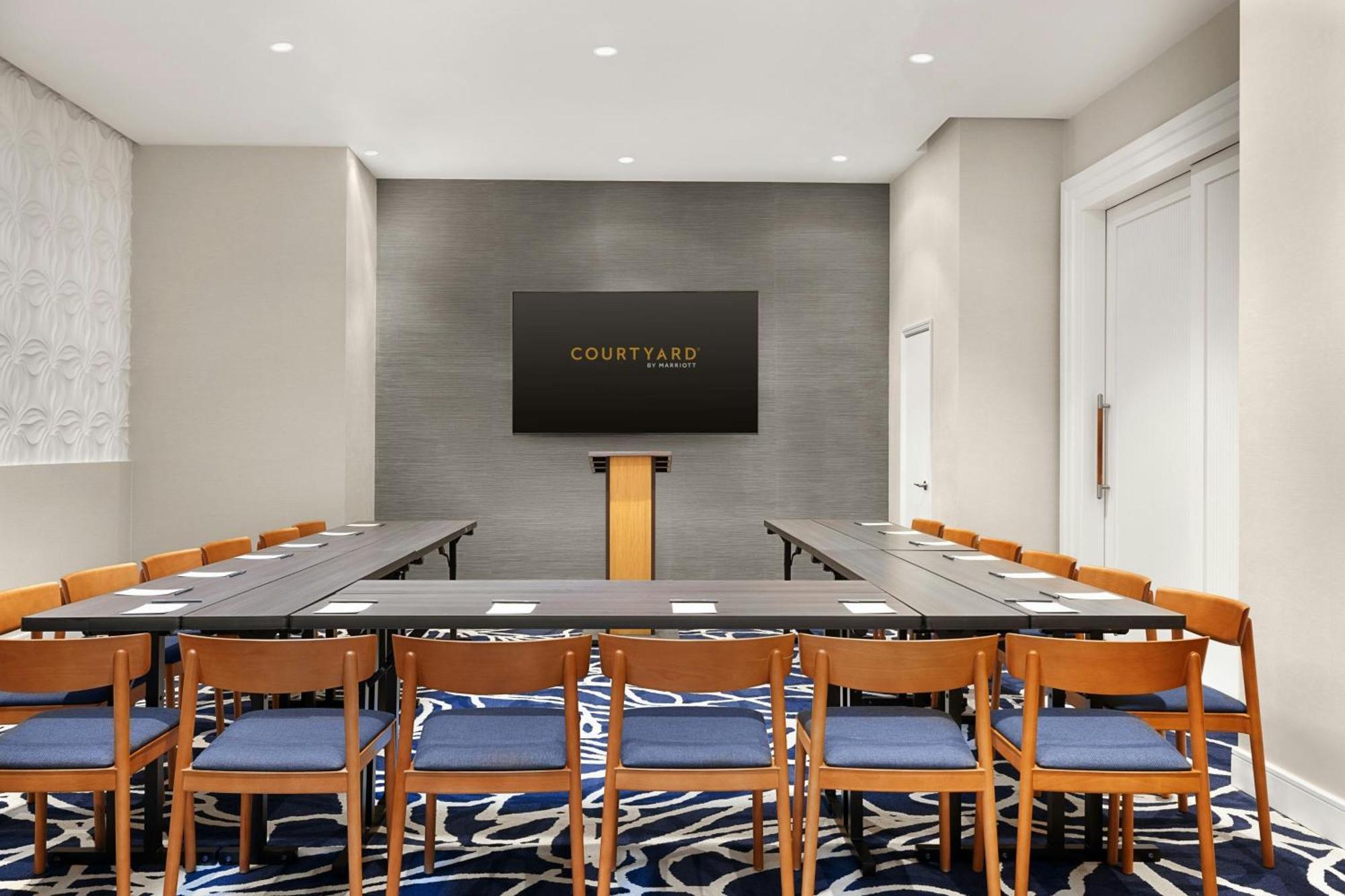 Courtyard By Marriott New York Manhattan/Chelsea Bagian luar foto