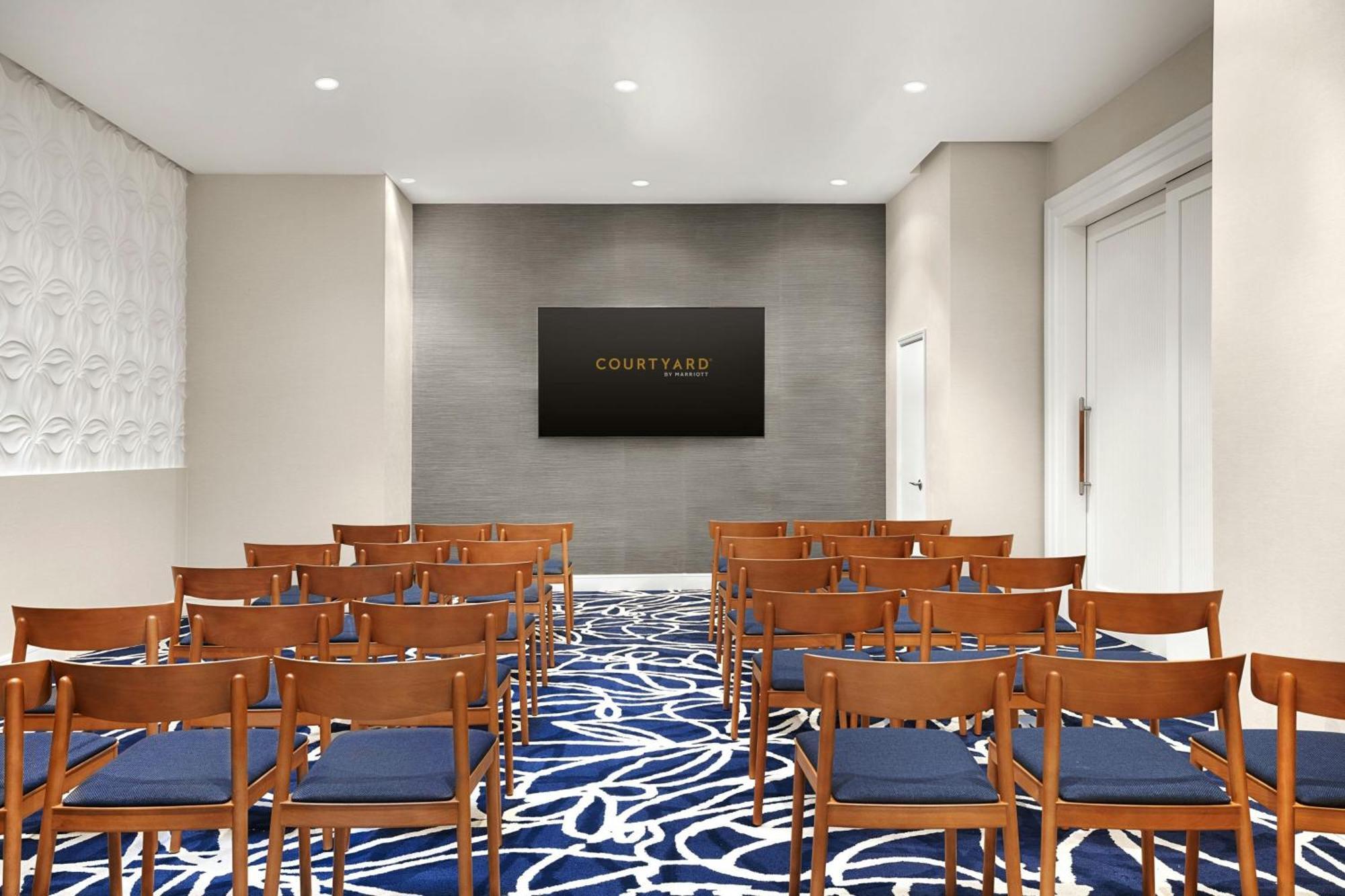Courtyard By Marriott New York Manhattan/Chelsea Bagian luar foto