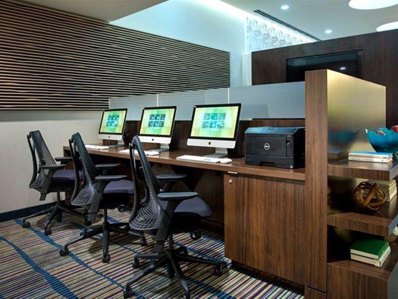 Courtyard By Marriott New York Manhattan/Chelsea Bagian luar foto