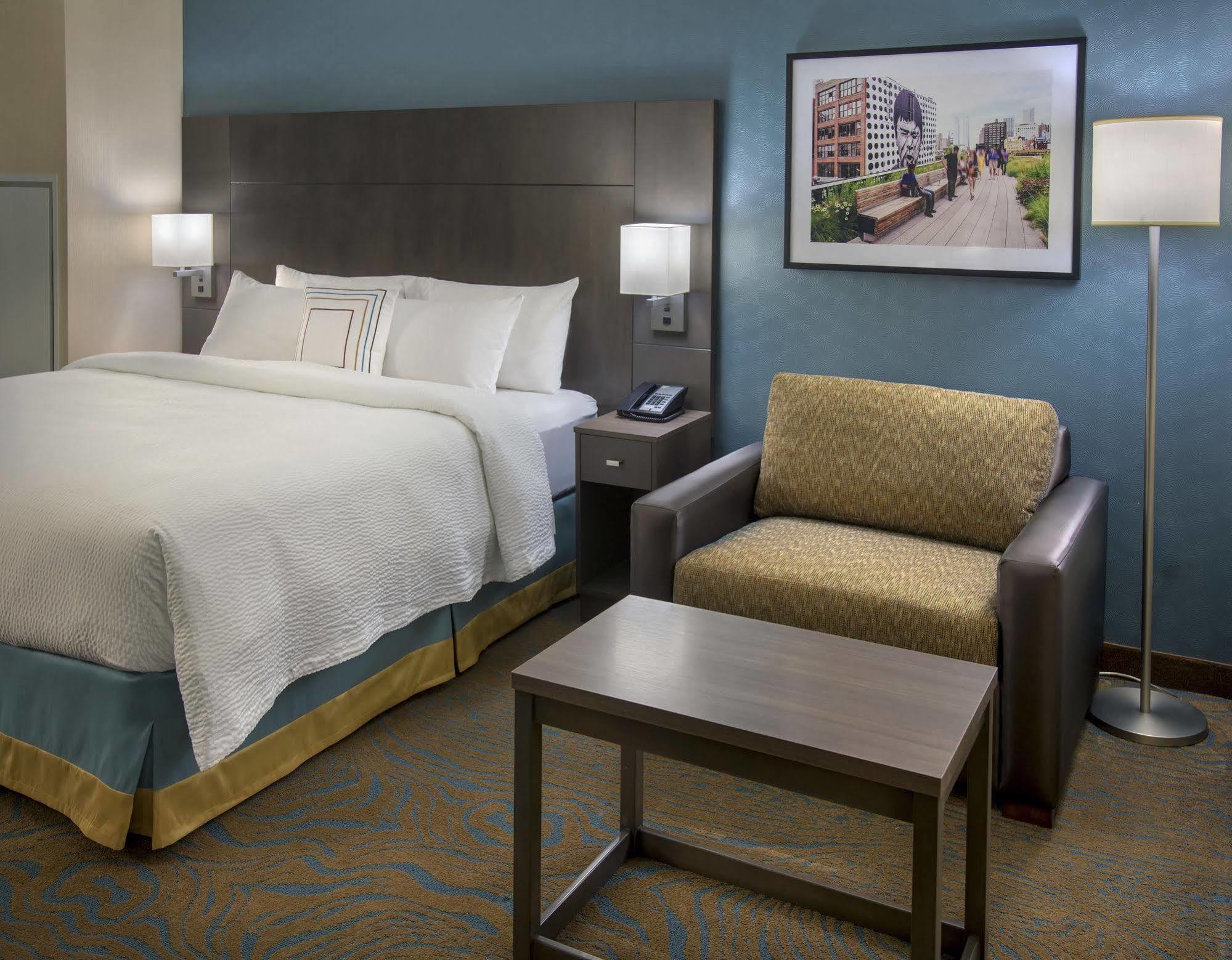 Courtyard By Marriott New York Manhattan/Chelsea Bagian luar foto